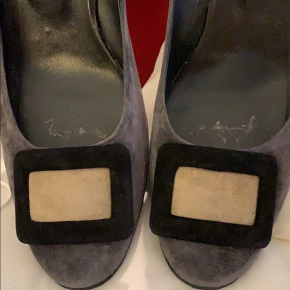 Gray suede Roger Vivier pumps - Picture 3 of 4